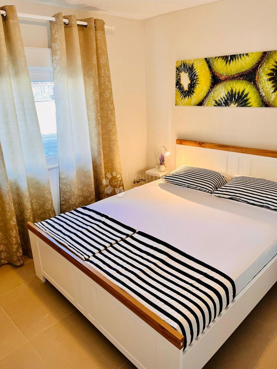 Casa Rogoznica, 195m2