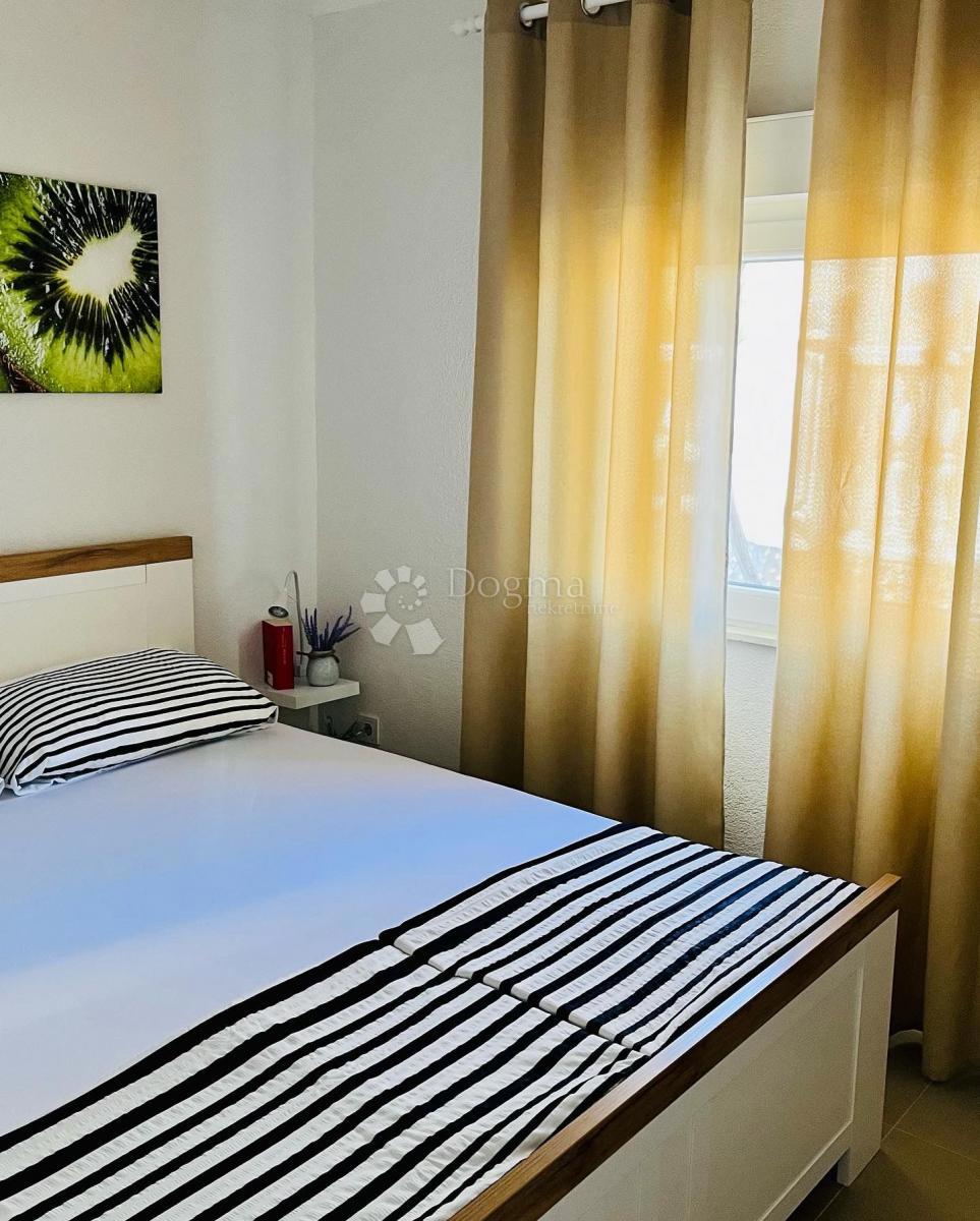 Casa Rogoznica, 195m2