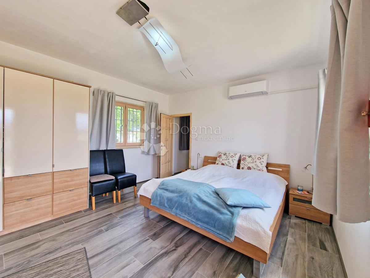 INCANTEVOLE CASA IN PIETRA A 200 M DAL MARE CON VISTA! ESCLUSIVO