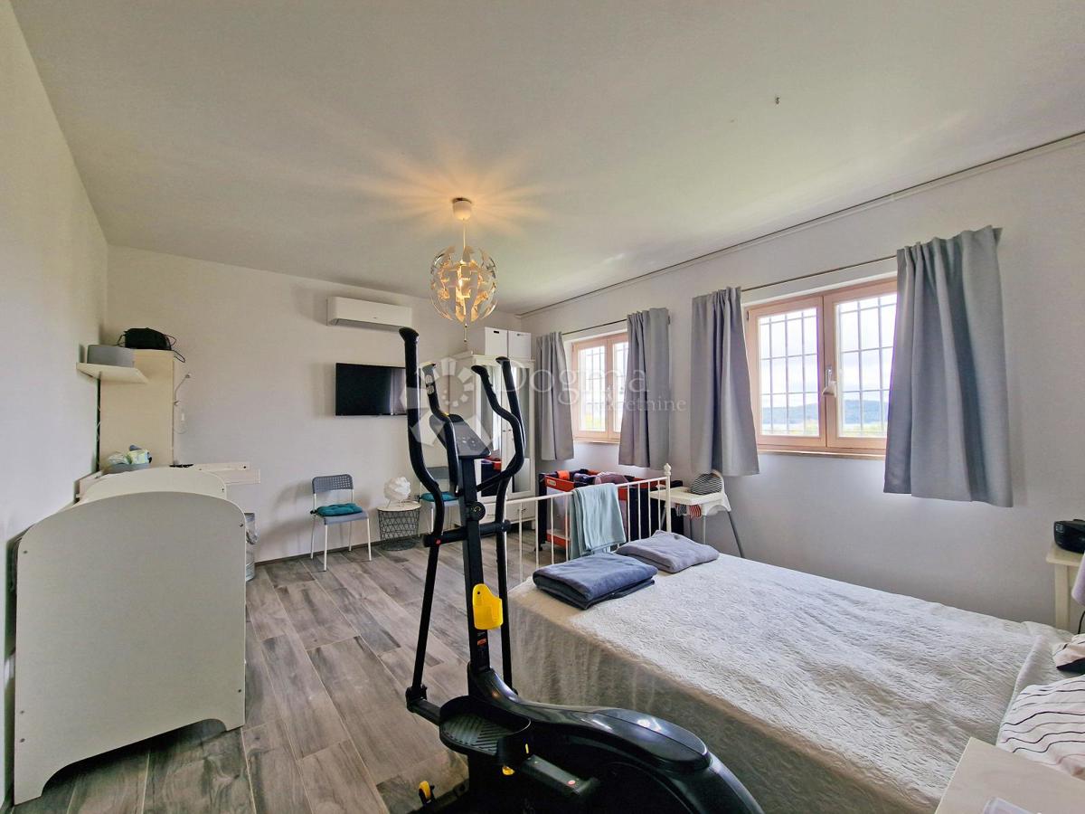 INCANTEVOLE CASA IN PIETRA A 200 M DAL MARE CON VISTA! ESCLUSIVO