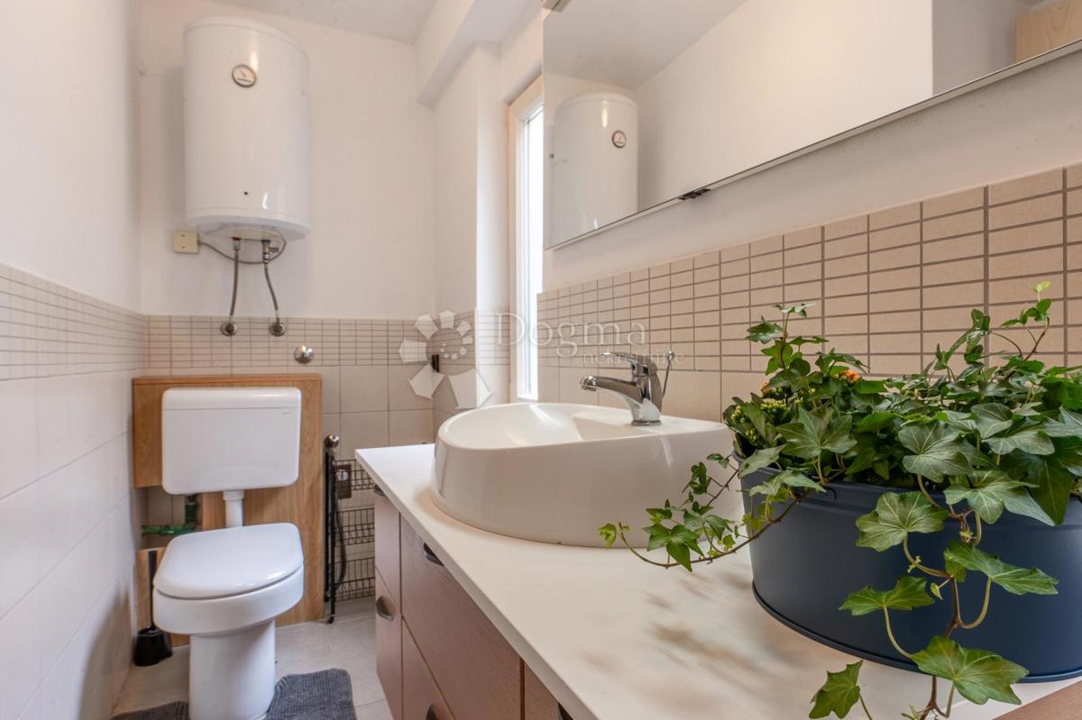 Allogio Centar, Rijeka, 85m2