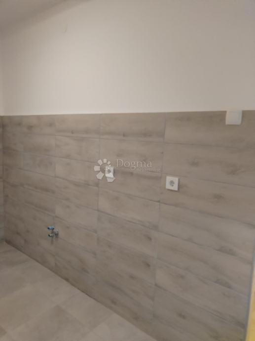 Allogio Jug II, Osijek, 33m2