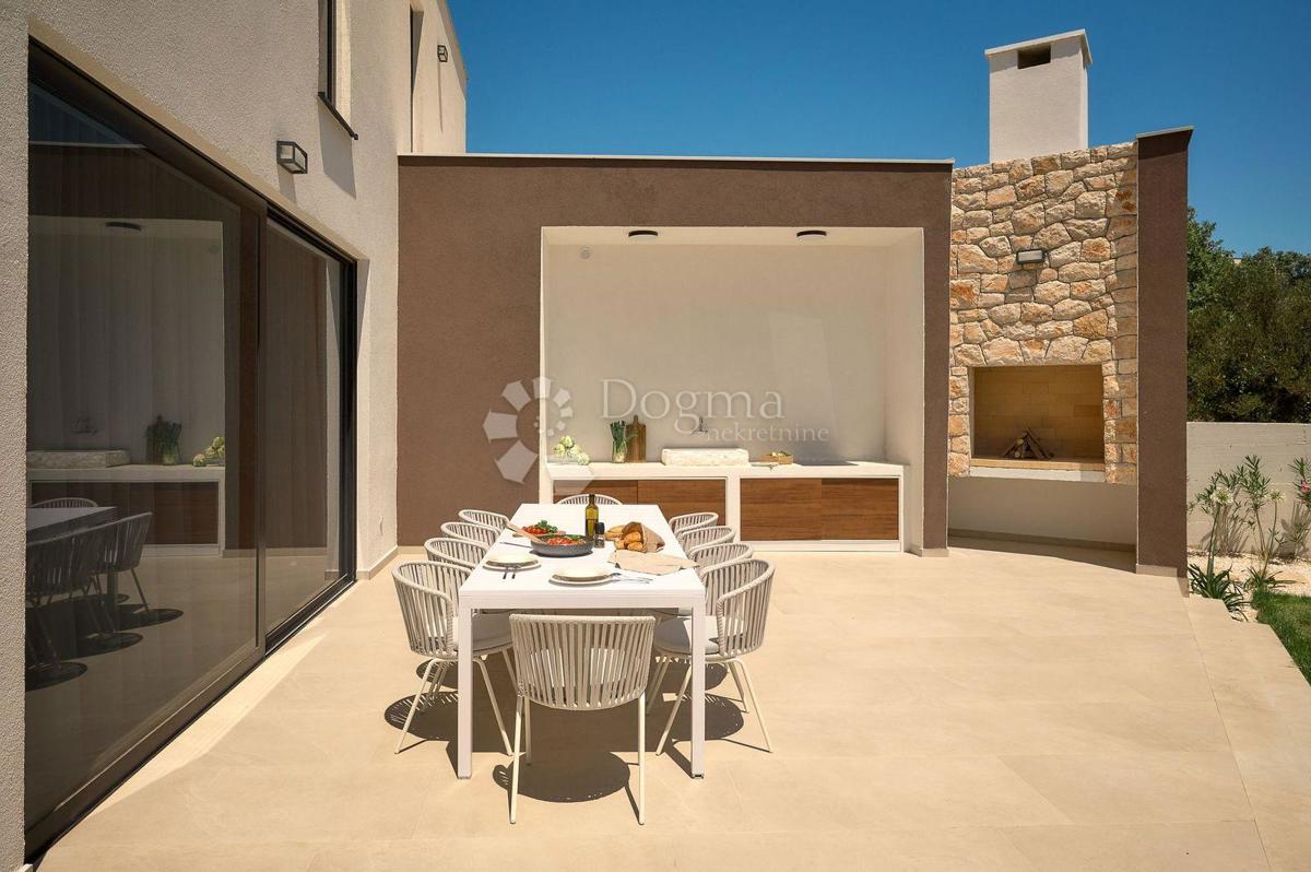 PRIMOŠTEN - UNA VILLA CHE TI LASCERÀ SENZA FIATO