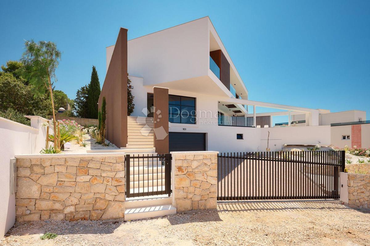 PRIMOŠTEN - UNA VILLA CHE TI LASCERÀ SENZA FIATO