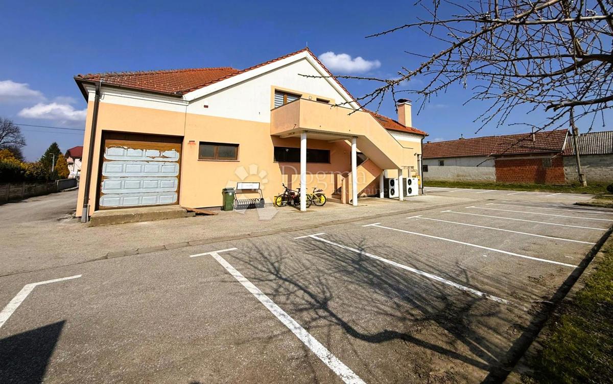 Locale commerciale Sivica, Podturen, 2.744m2