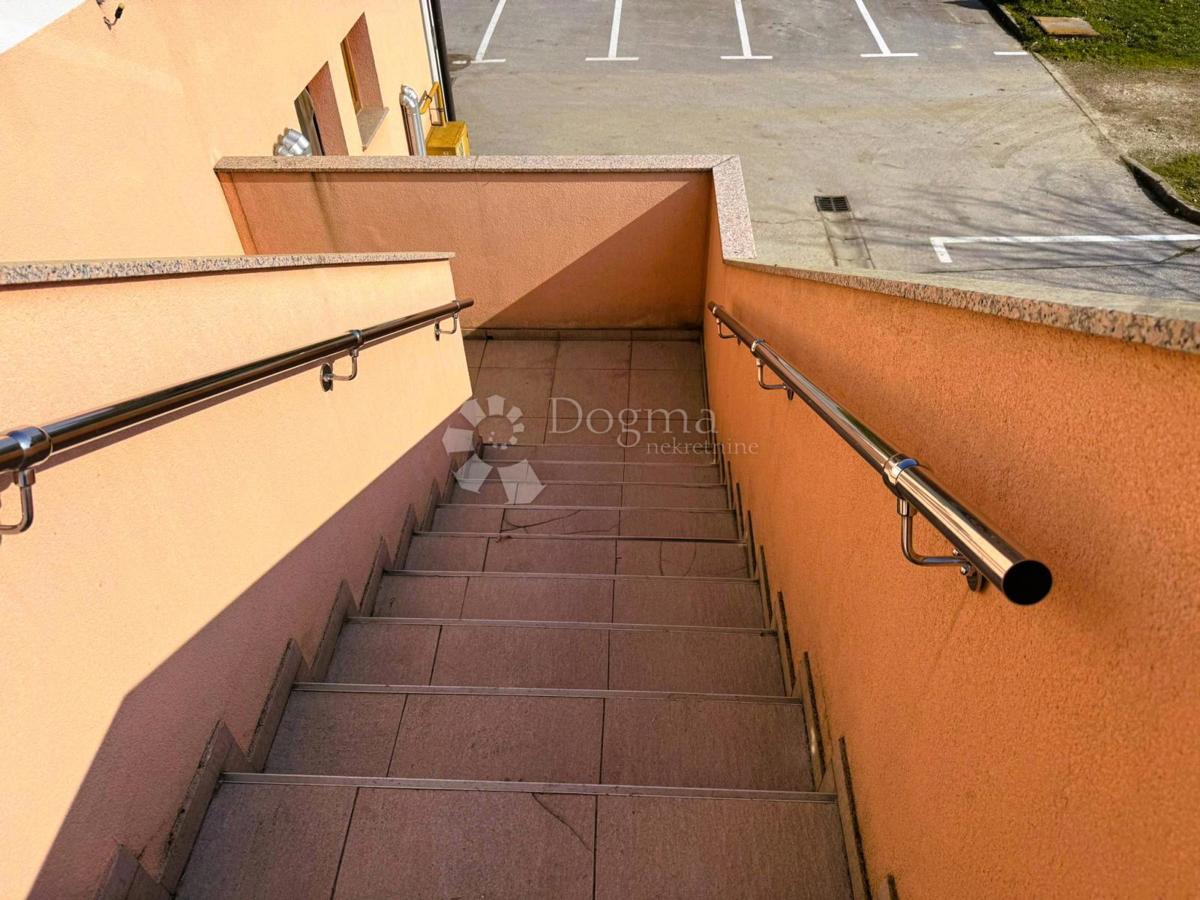 Locale commerciale Sivica, Podturen, 2.744m2