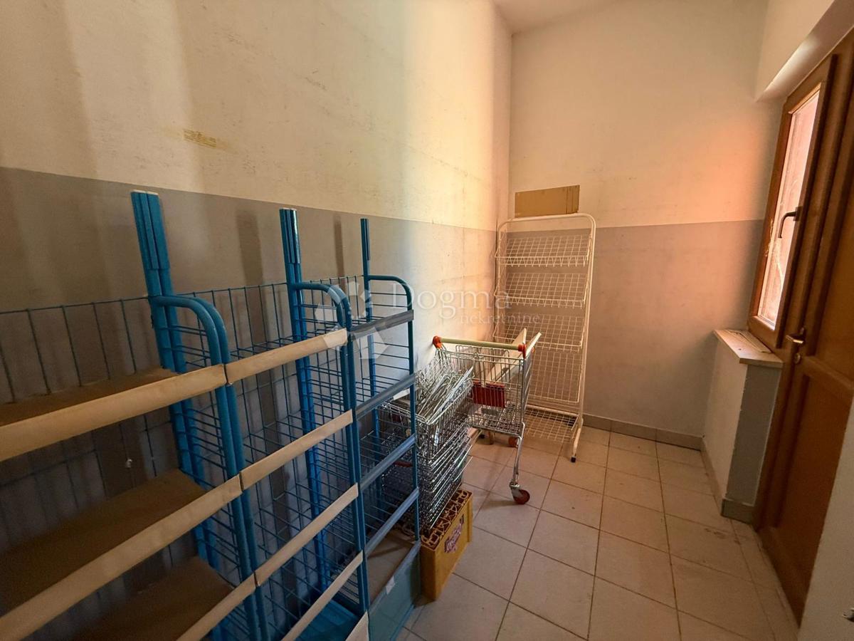 Locale commerciale Sivica, Podturen, 2.744m2