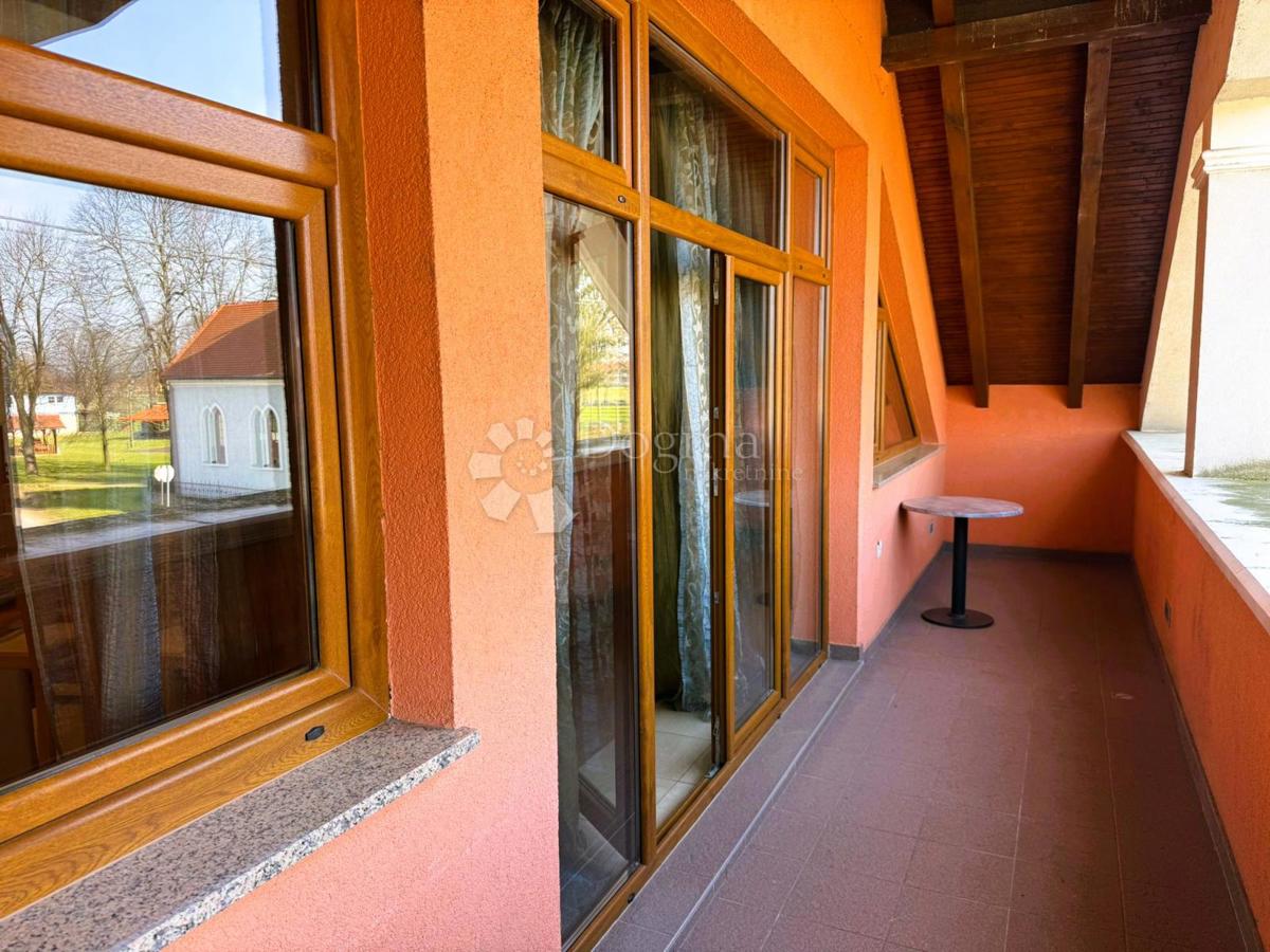 Locale commerciale Sivica, Podturen, 2.744m2