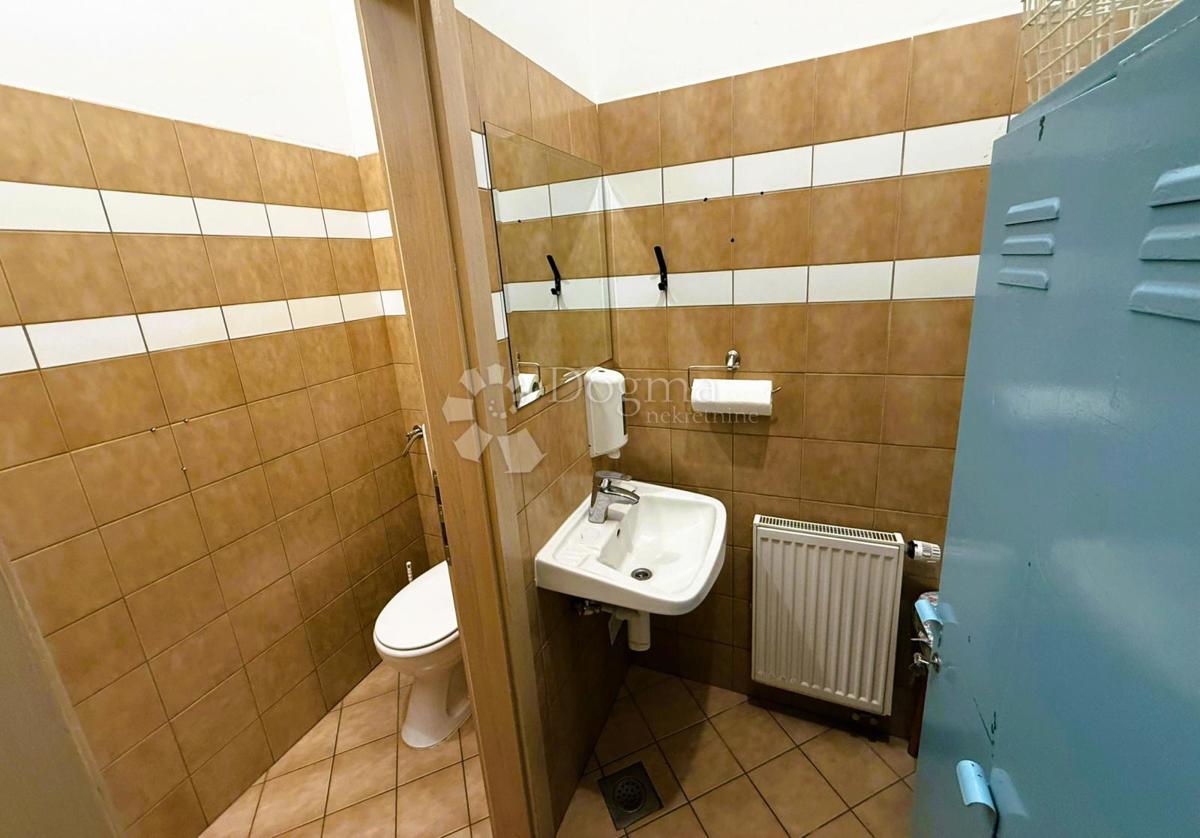 Locale commerciale Sivica, Podturen, 2.744m2