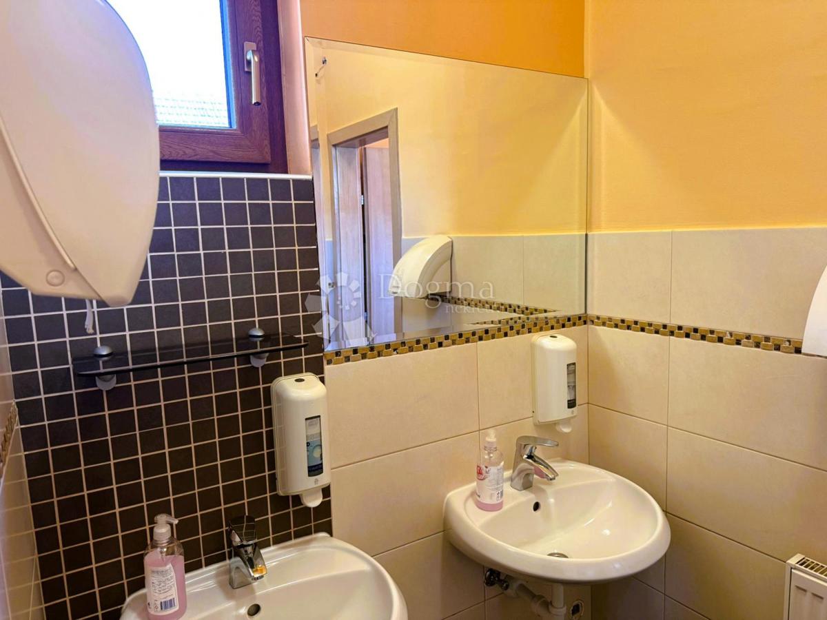 Locale commerciale Sivica, Podturen, 2.744m2