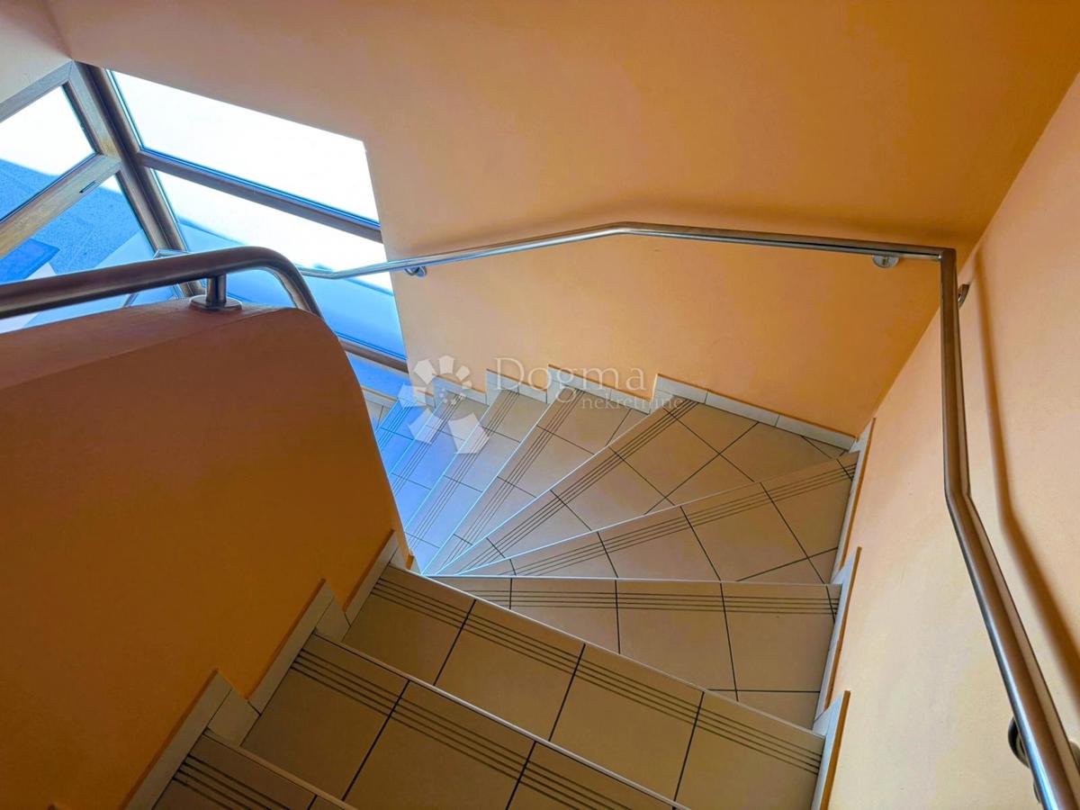 Locale commerciale Sivica, Podturen, 2.744m2