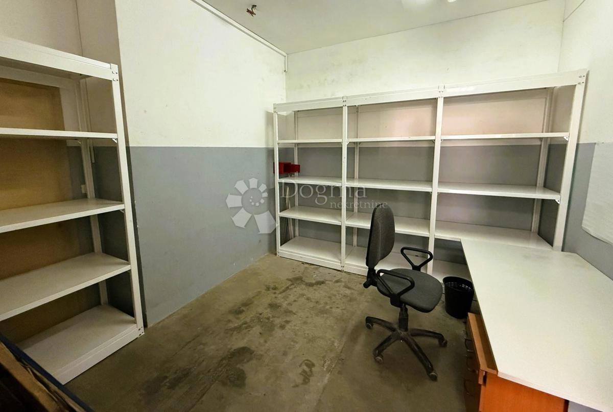 Locale commerciale Sivica, Podturen, 2.744m2