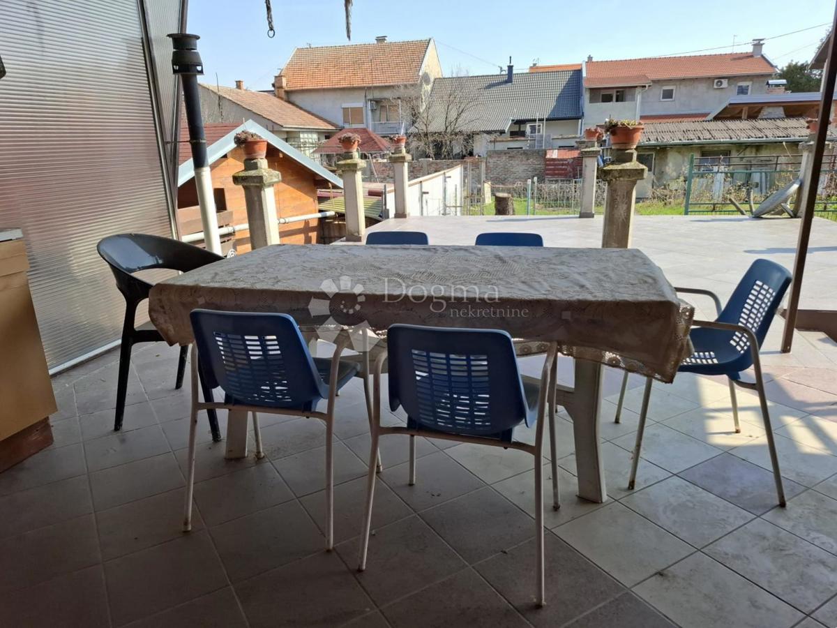 Casa Vatrogasno naselje, Osijek, 158m2