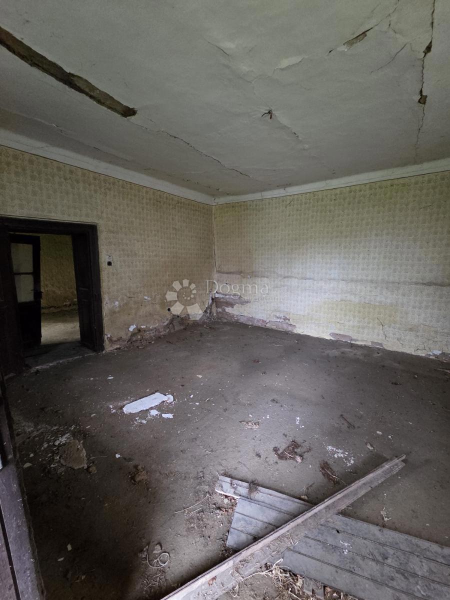 Casa Beli Manastir, 325m2