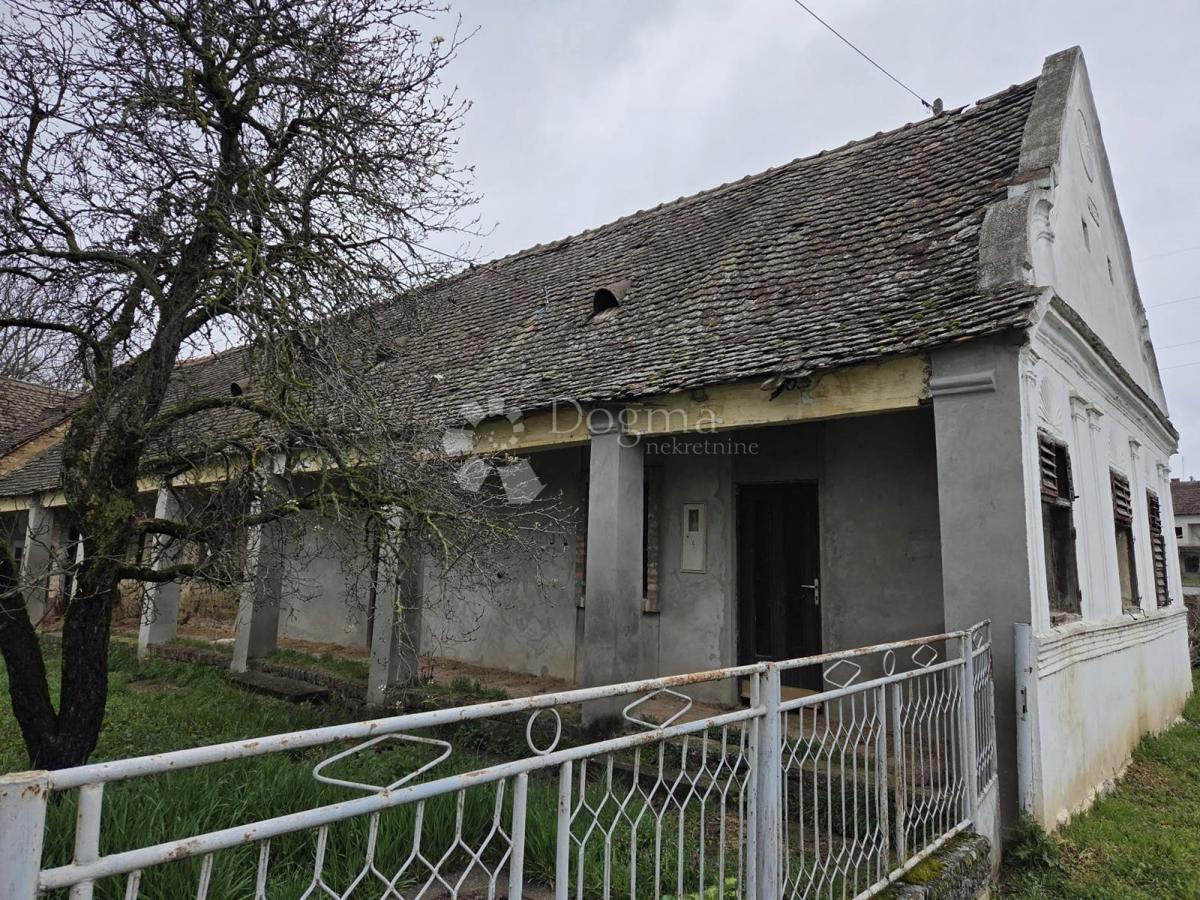 Casa Beli Manastir, 325m2