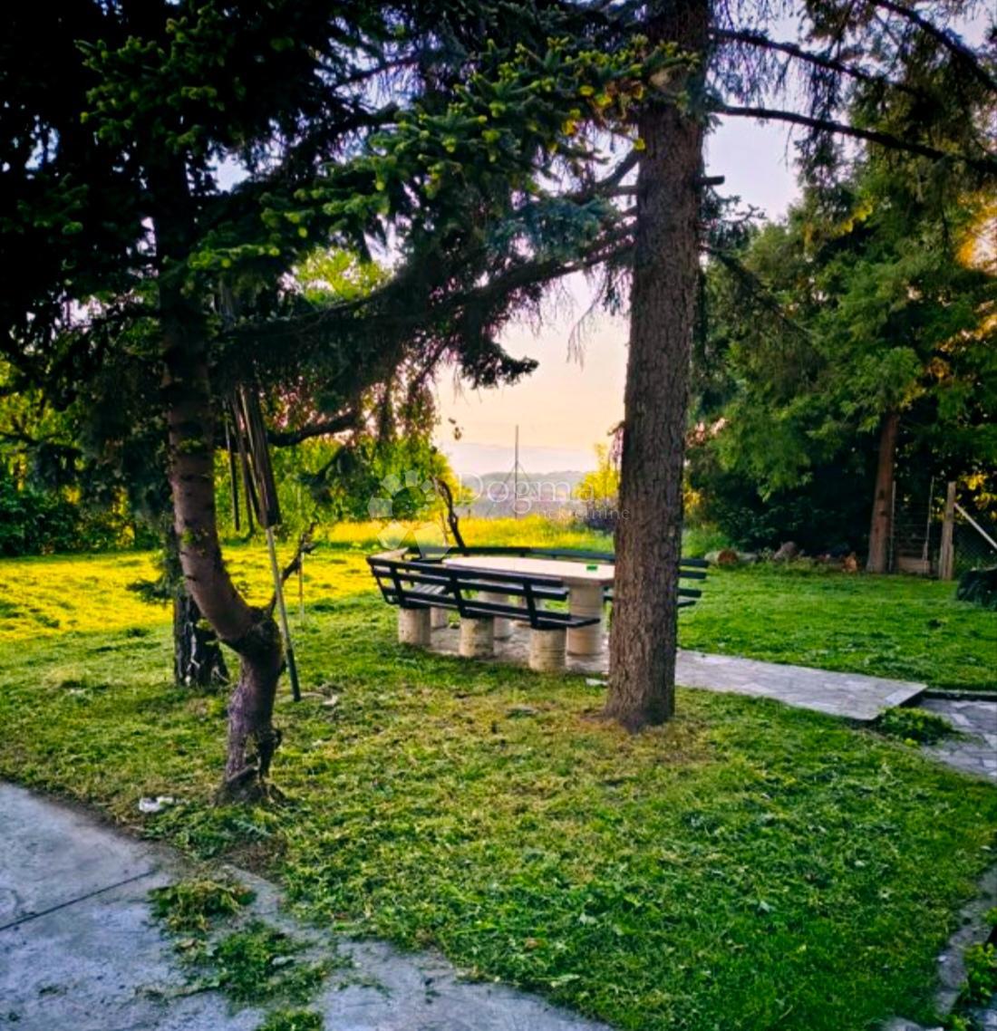 Casa Perjavica, Podsused - Vrapče, 240m2