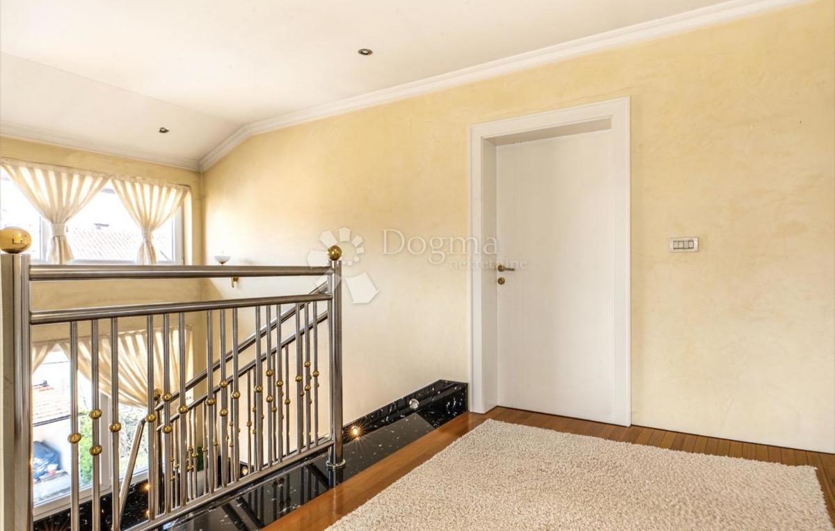 Casa Gornja Dubrava, 321,09m2