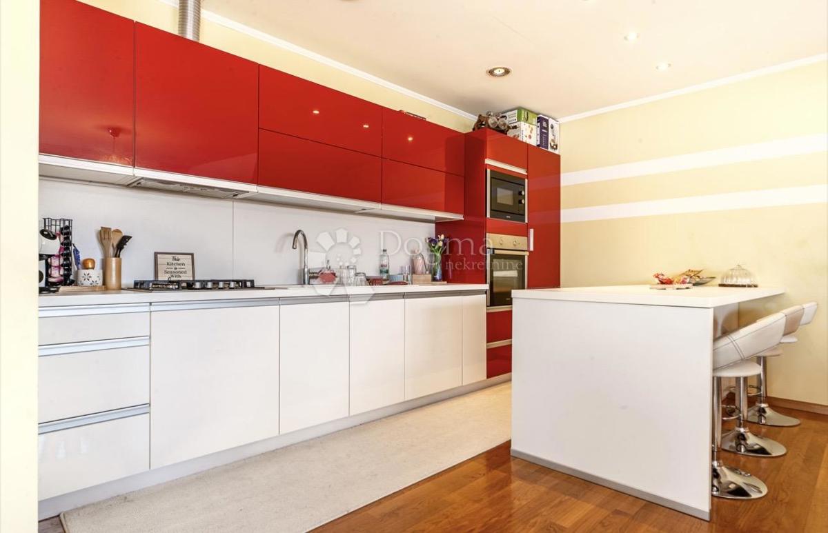 Casa Gornja Dubrava, 321,09m2