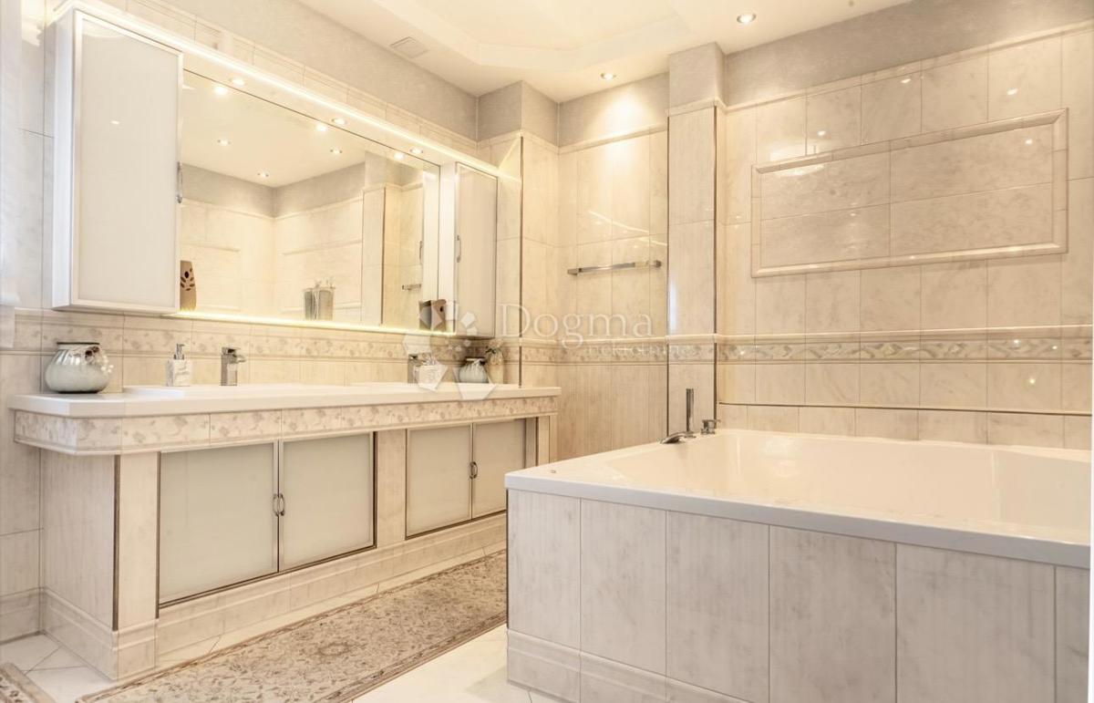 Casa Gornja Dubrava, 321,09m2