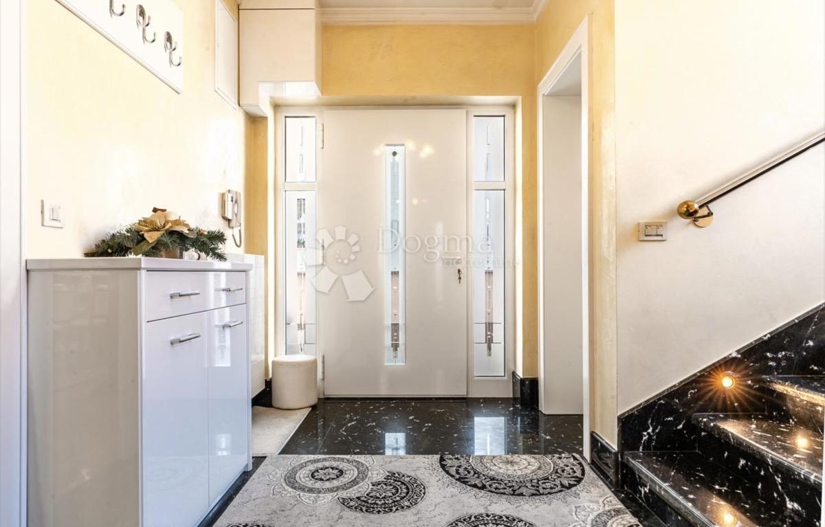 Casa Gornja Dubrava, 321,09m2