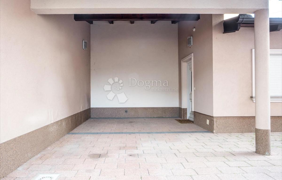 Casa Gornja Dubrava, 321,09m2