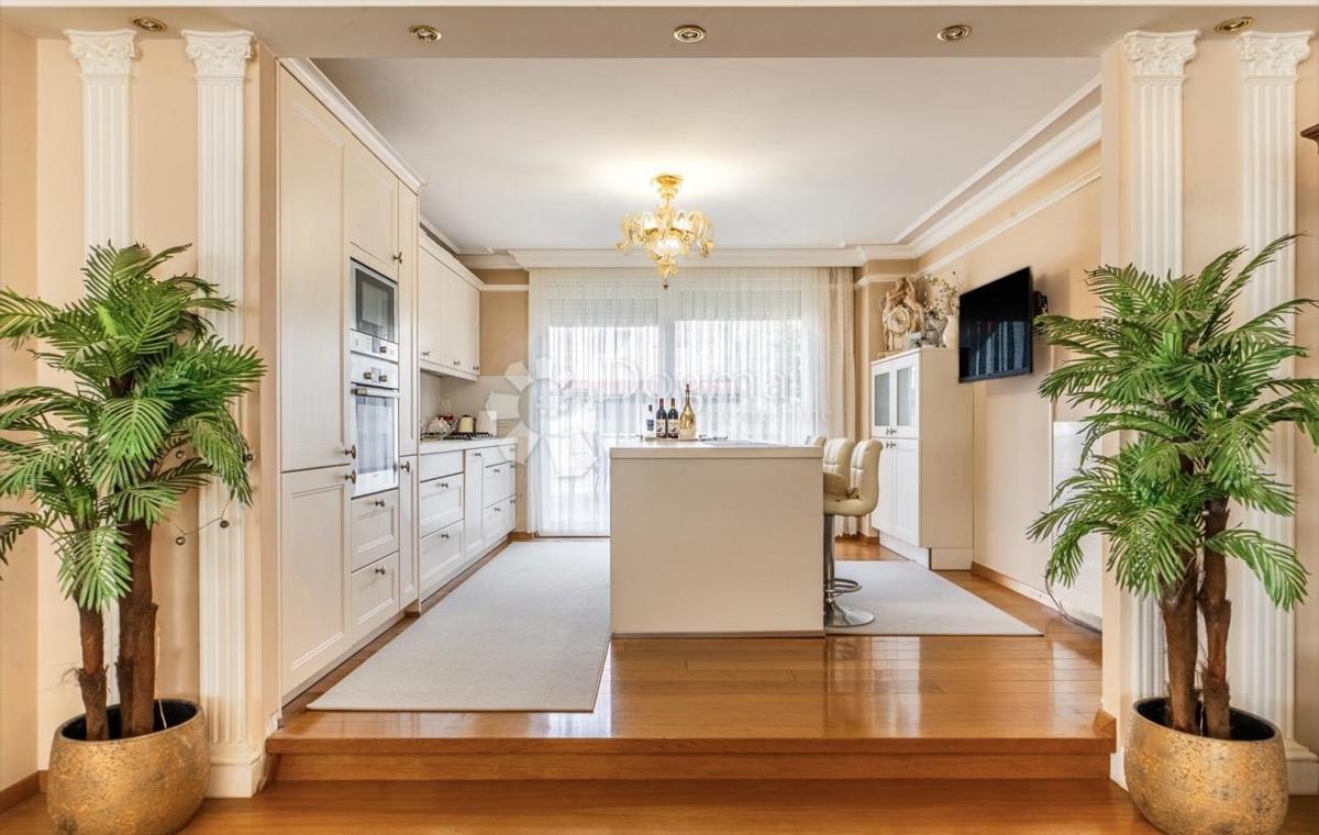 Casa Gornja Dubrava, 321,09m2