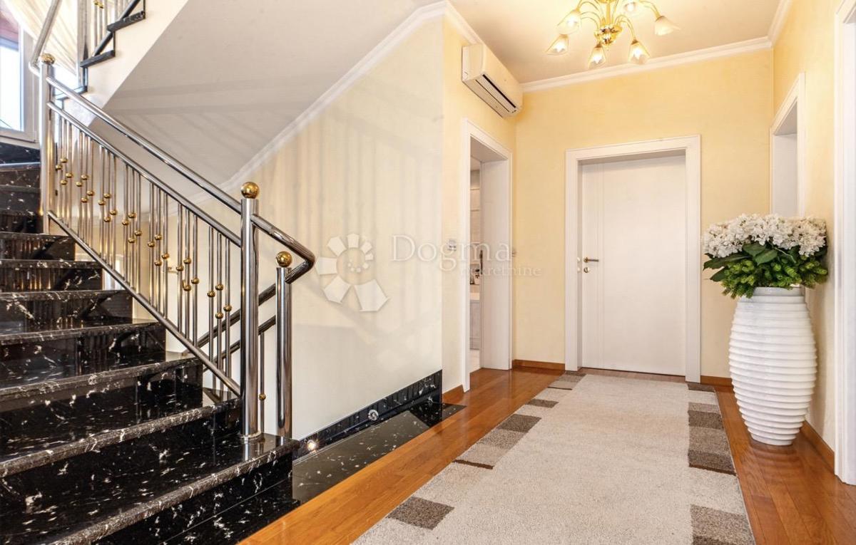 Casa Gornja Dubrava, 321,09m2