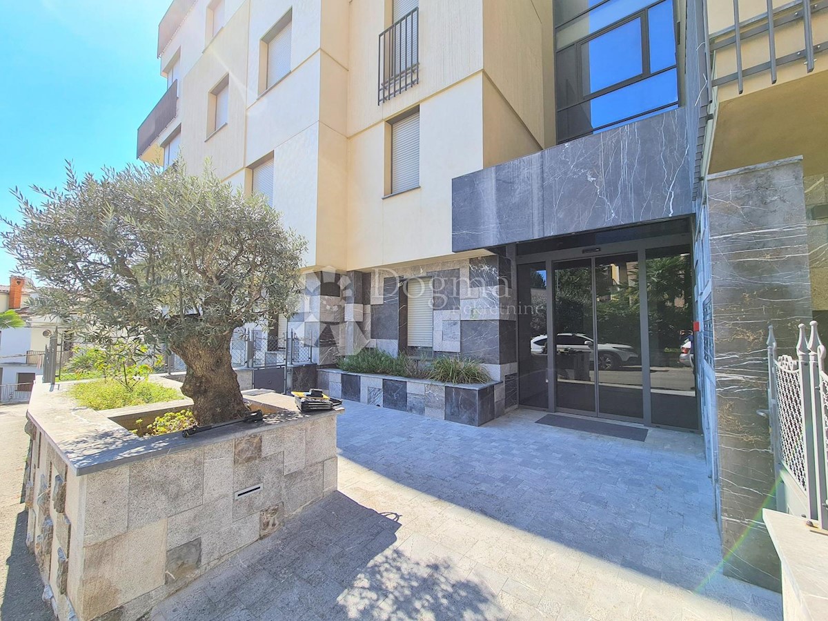 Allogio Opatija - Centar, Opatija, 152m2