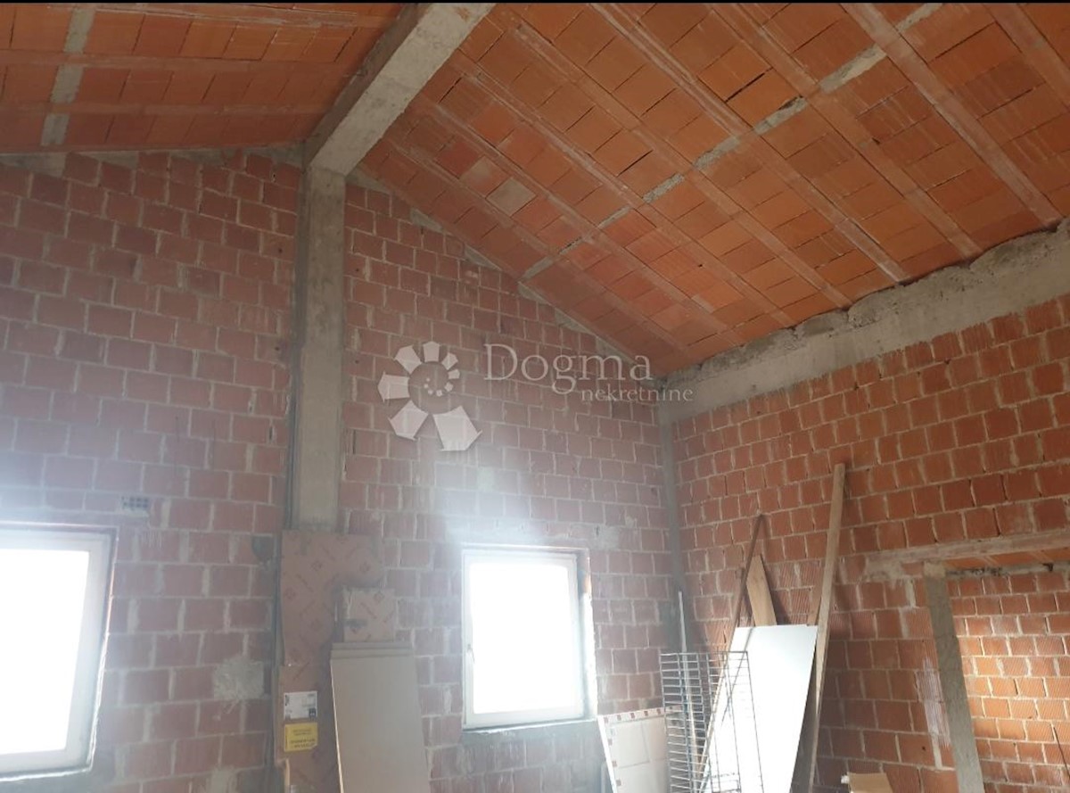 Locale commerciale Gornja Drenova, Rijeka, 113m2