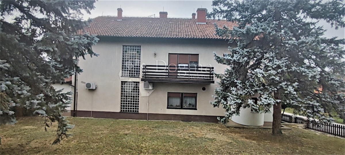 Casa Presečno, Novi Marof, 728,88m2