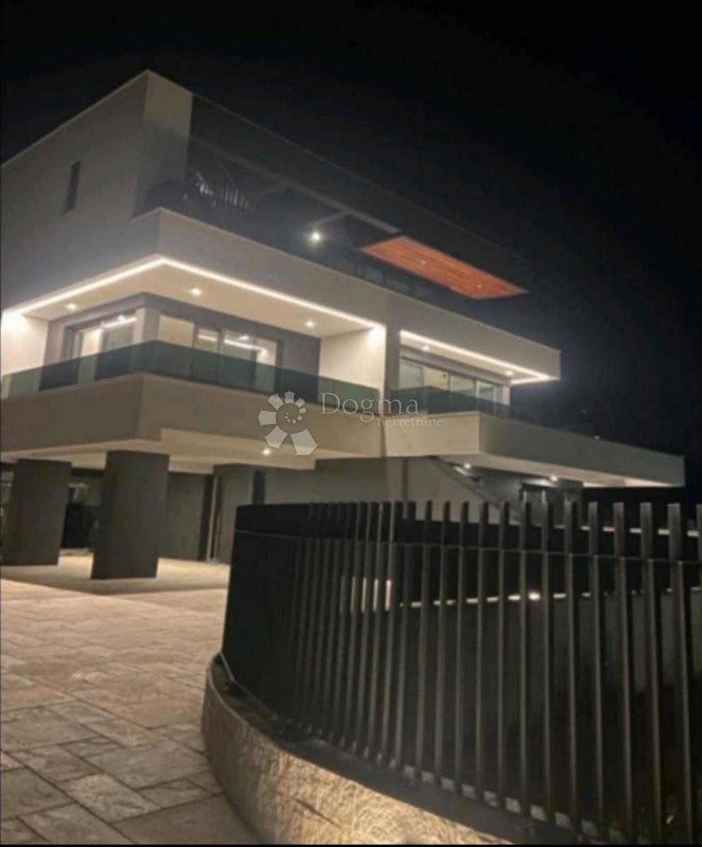 Allogio Krk, 262,50m2