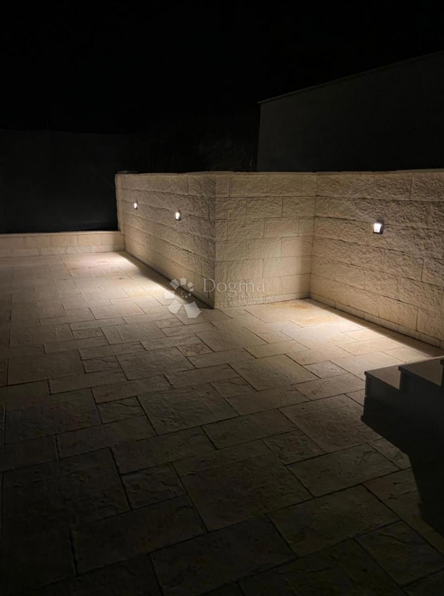 Allogio Krk, 262,50m2