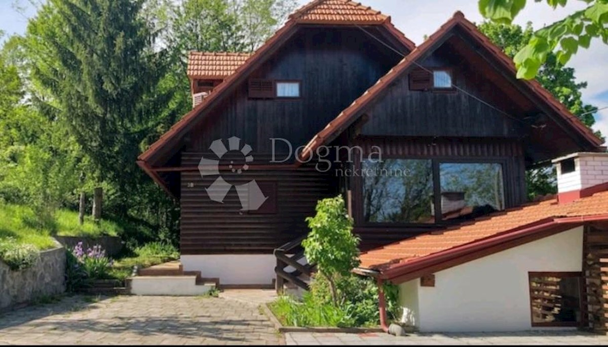 Casa Cerovac Vukmanićki, Karlovac - Okolica, Da, 220m2