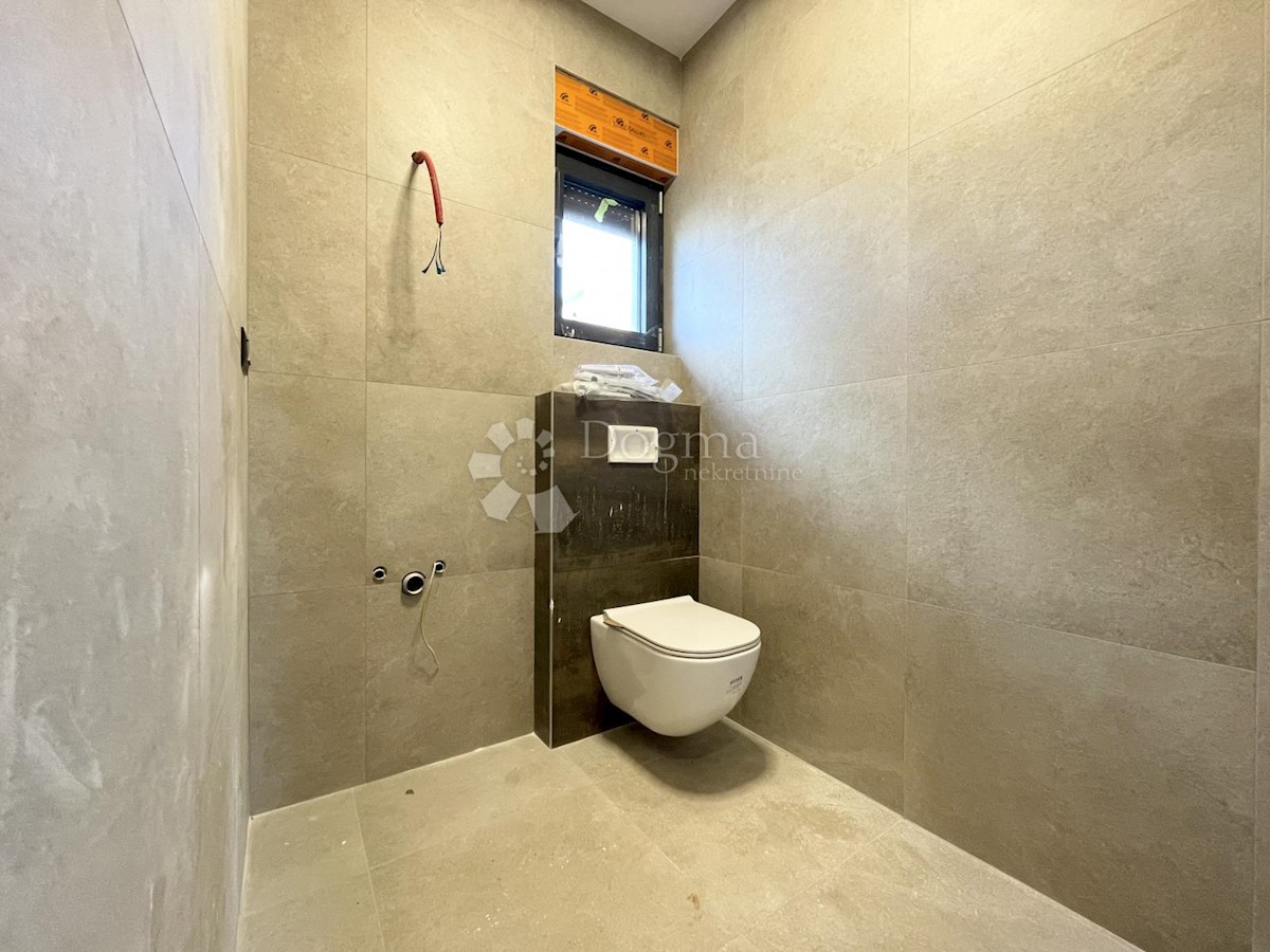 VILLA MODERNA CON BELLA VISTA