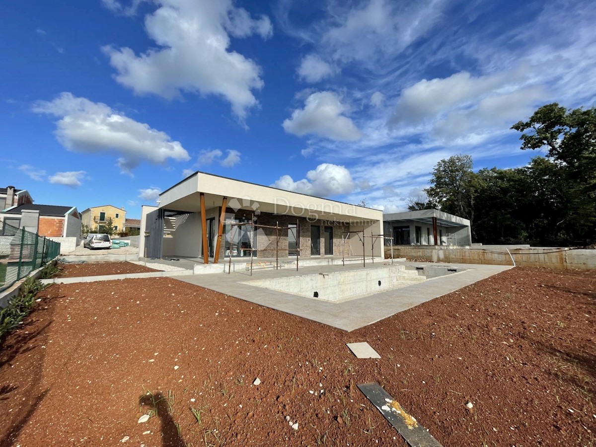 VILLA MODERNA CON BELLA VISTA