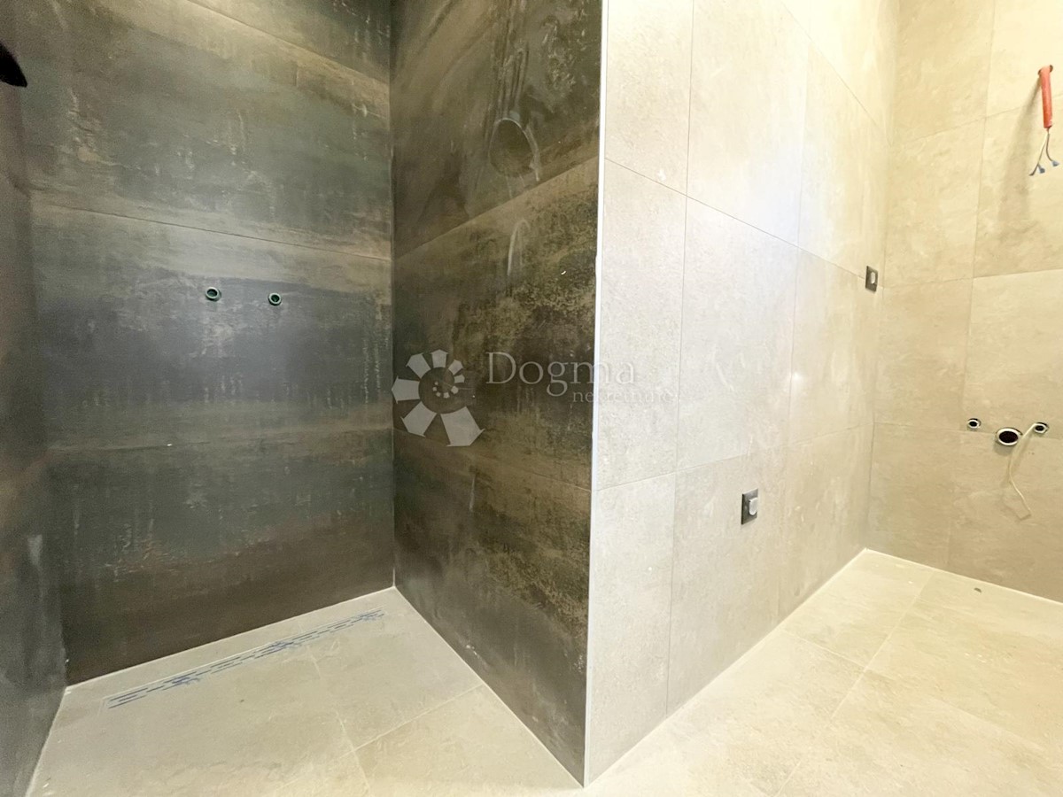 VILLA MODERNA CON BELLA VISTA