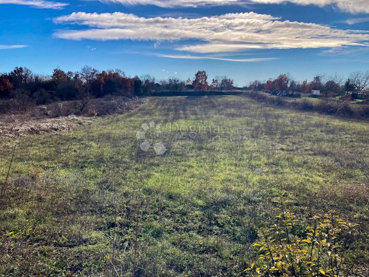 Terreno Kanfanar, 600m2