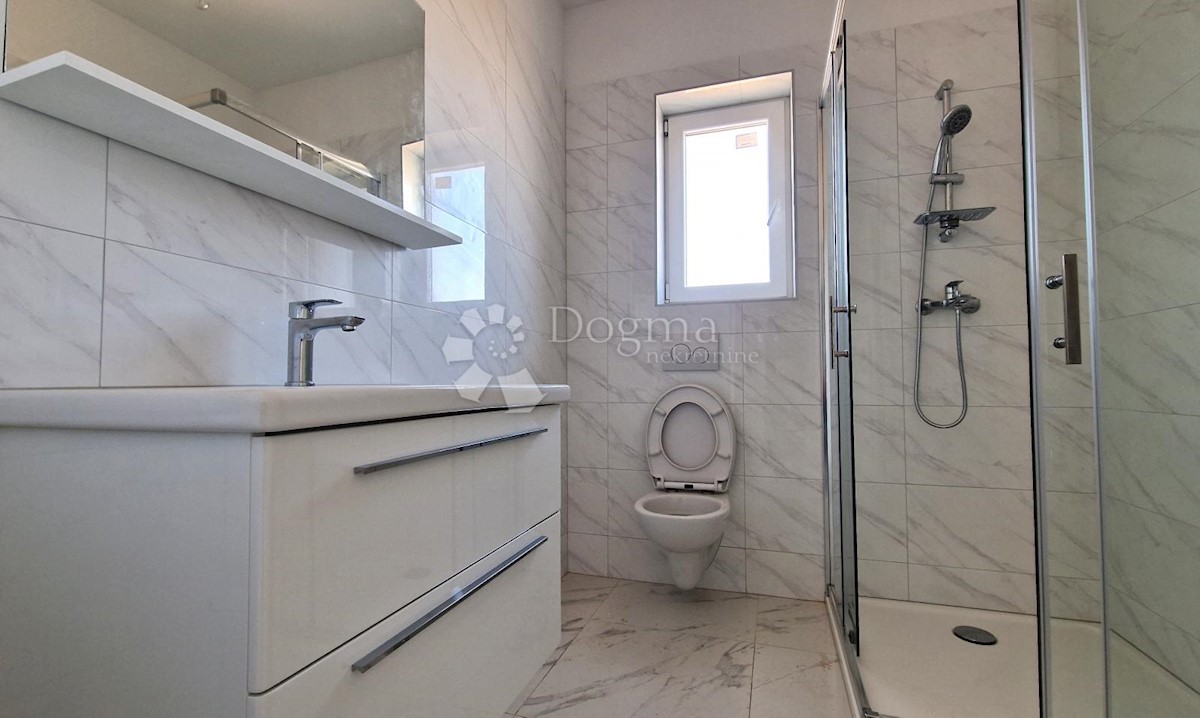 Spazioso appartamento con garage e 2 balconi in bella posizione!