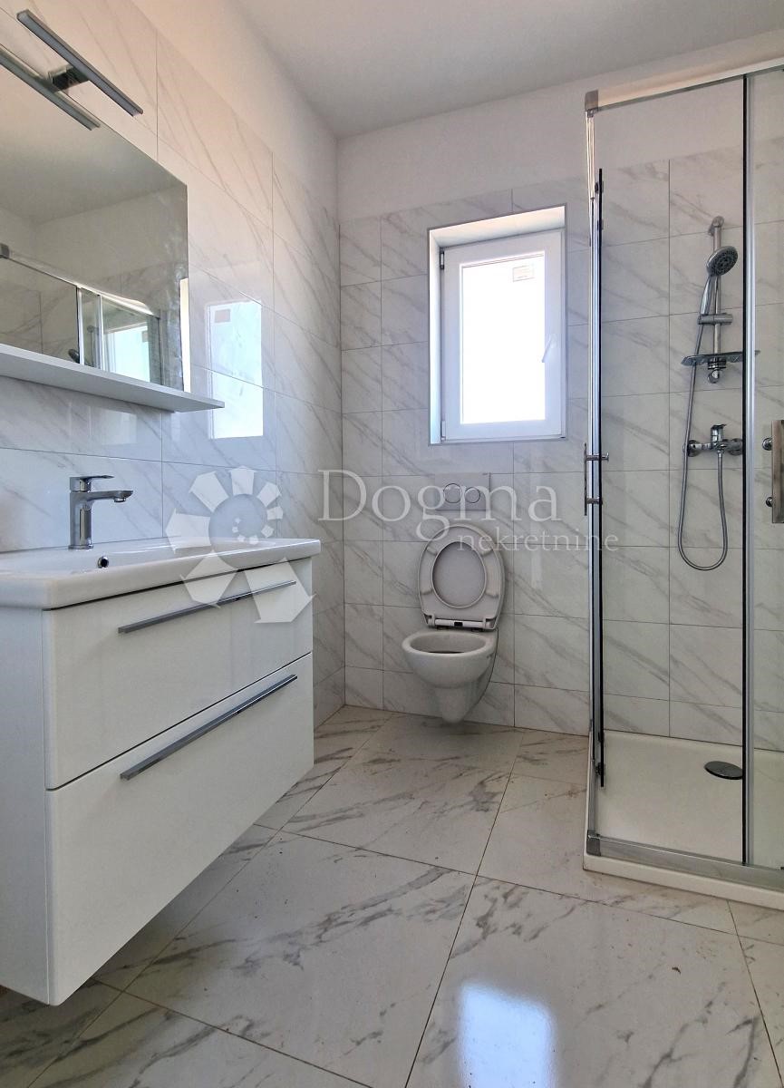 Spazioso appartamento con garage e 2 balconi in bella posizione!