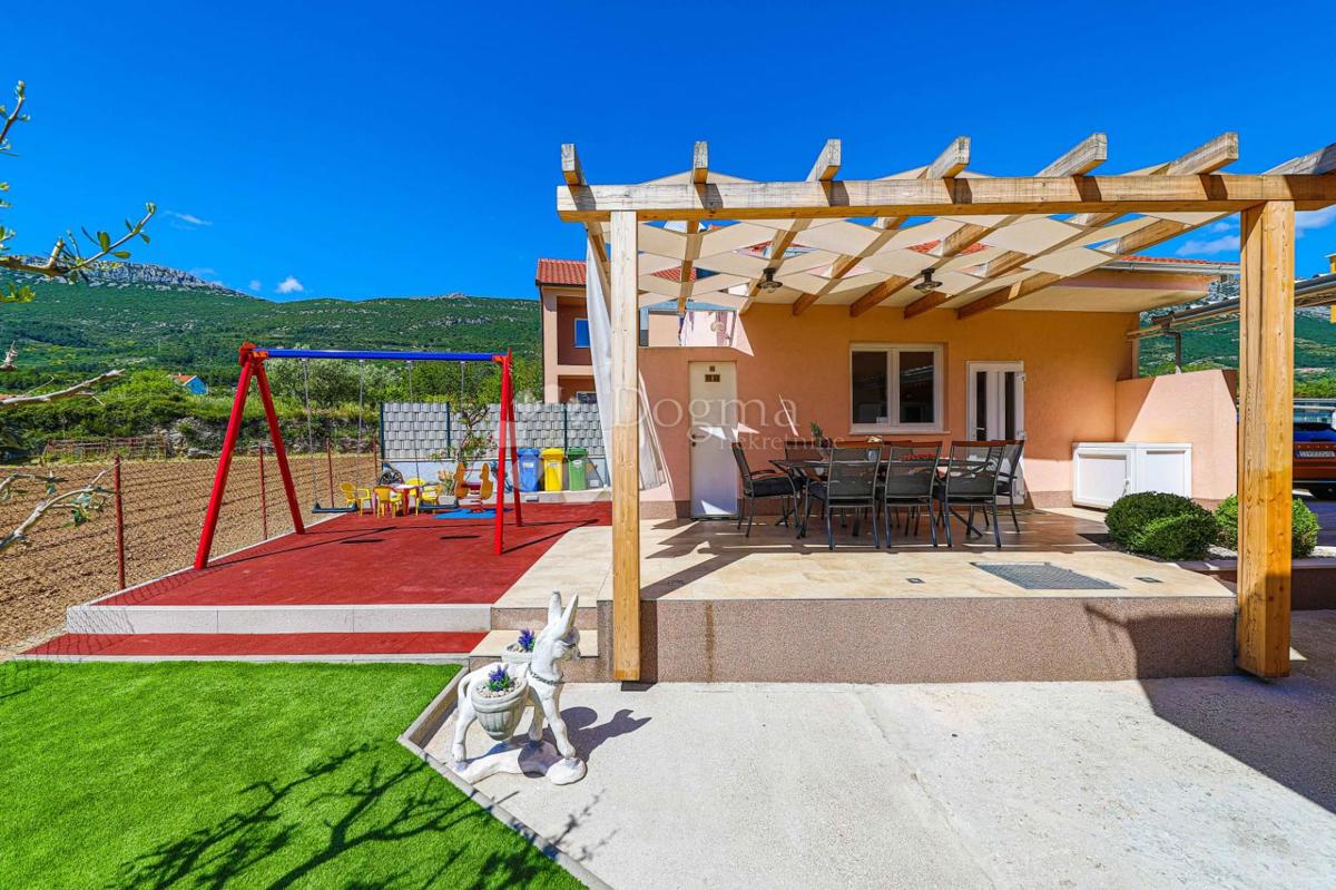 Casa Kaštel Lukšić, Kaštela, 260m2