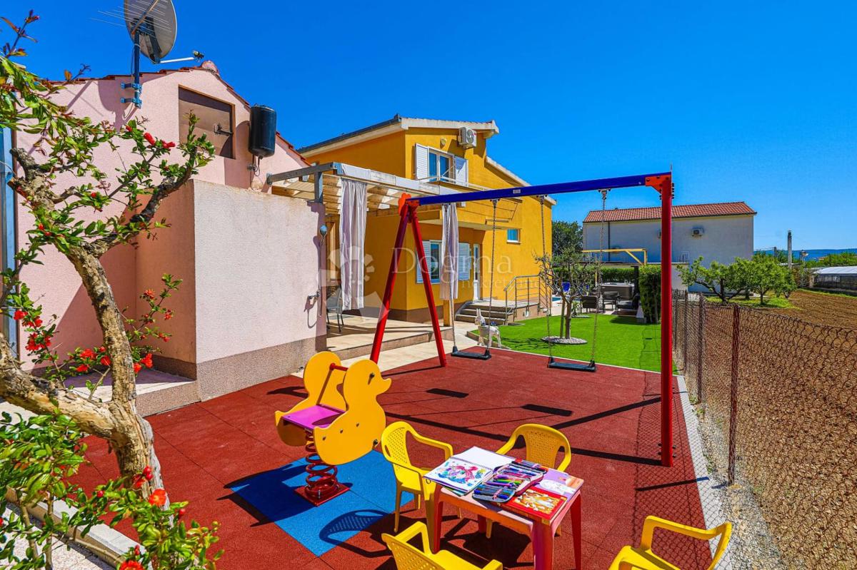 Casa Kaštel Lukšić, Kaštela, 260m2