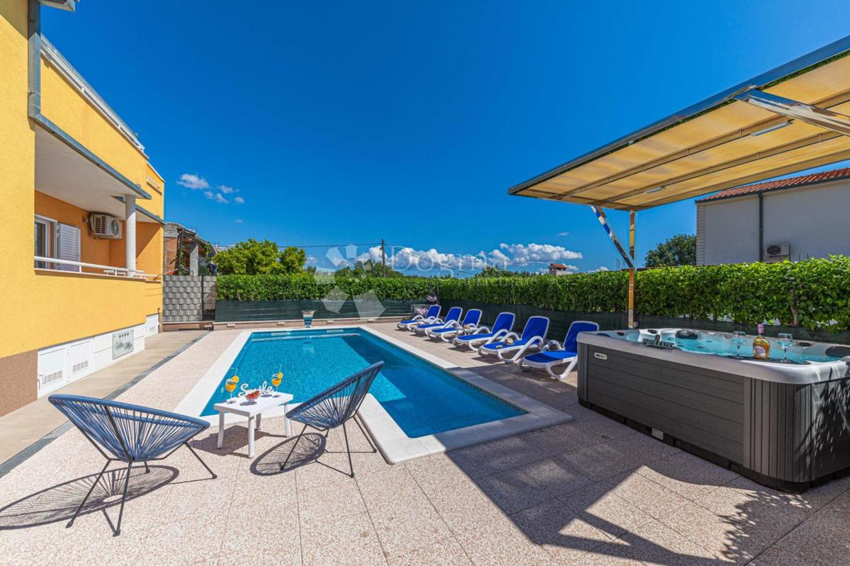 Casa Kaštel Lukšić, Kaštela, 260m2