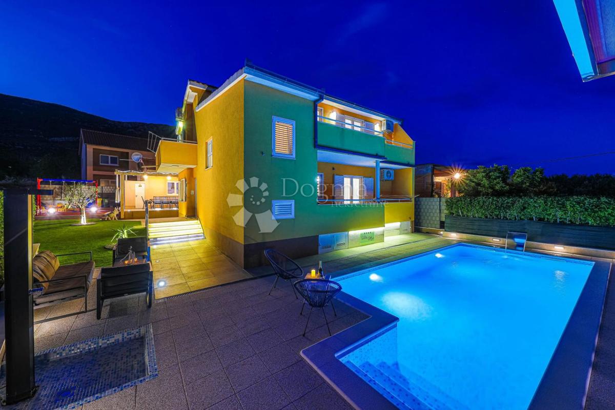 Casa Kaštel Lukšić, Kaštela, 260m2