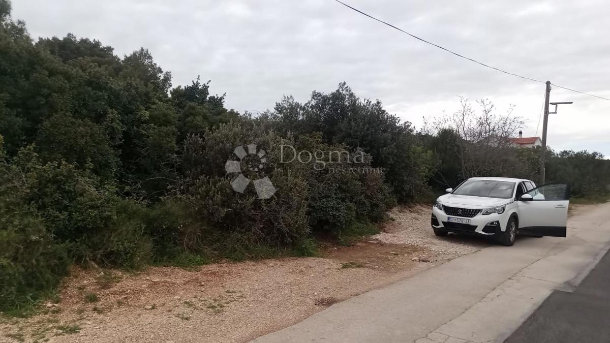 Terreno Tisno, 712m2