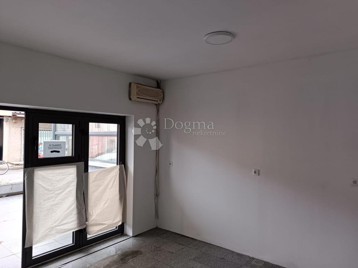 Locale commerciale Gornja Dubrava, 56m2