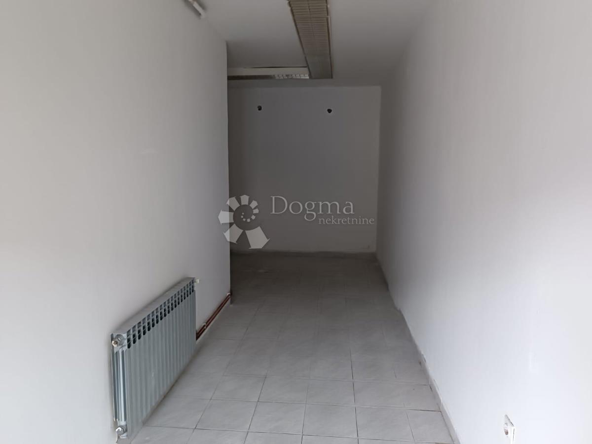 Locale commerciale Gornja Dubrava, 56m2