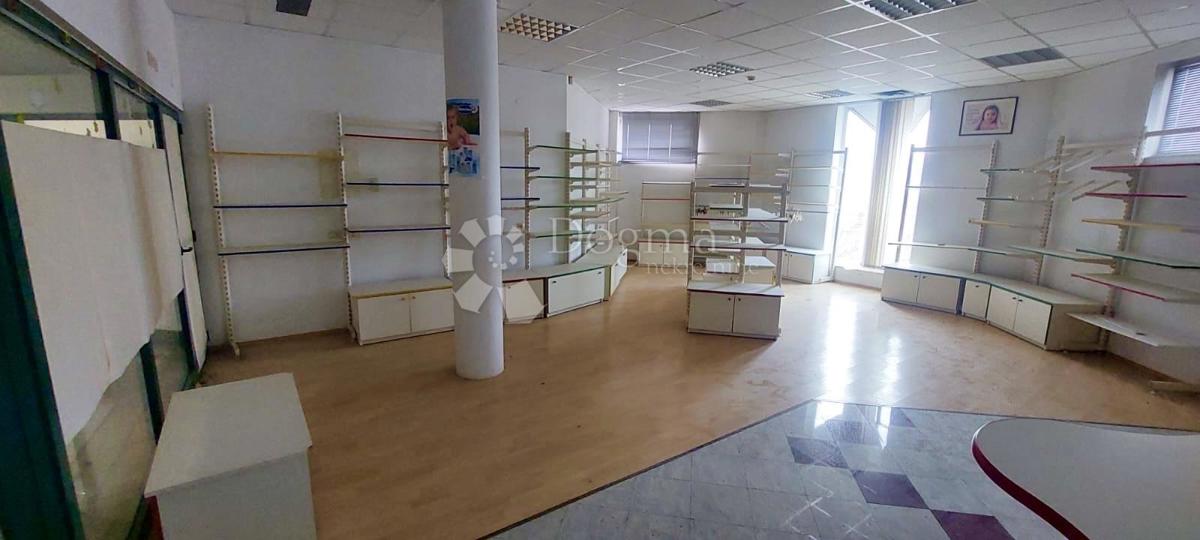 Locale commerciale Donji Vinjani, Imotski, 71,58m2