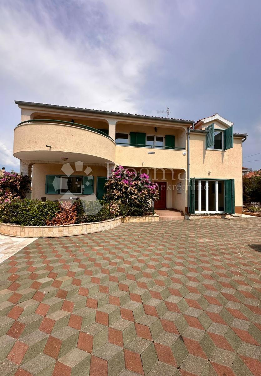 Casa Brodarica, Šibenik - Okolica, 268m2