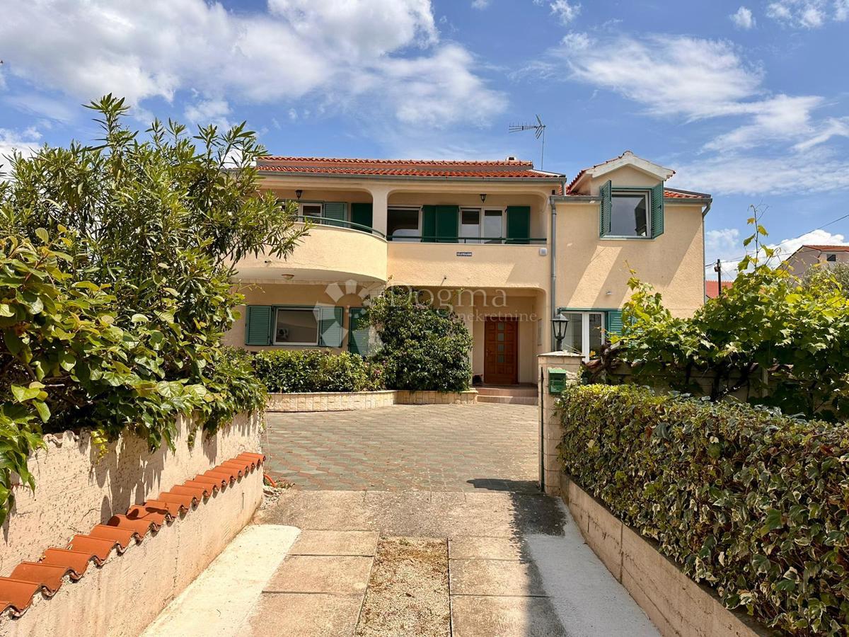 Casa Brodarica, Šibenik - Okolica, 268m2