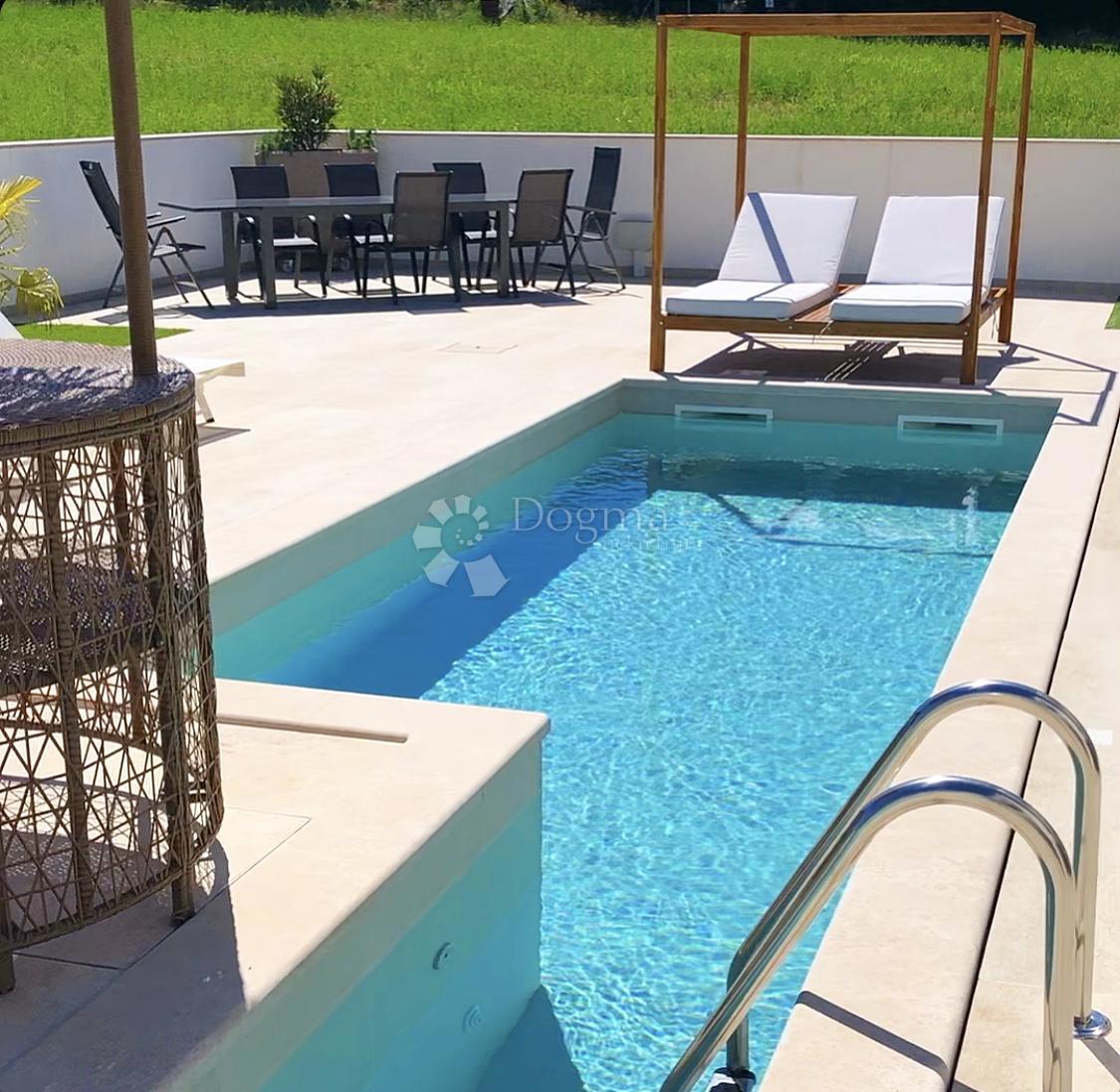 Casa Vrvari, Poreč, 547m2